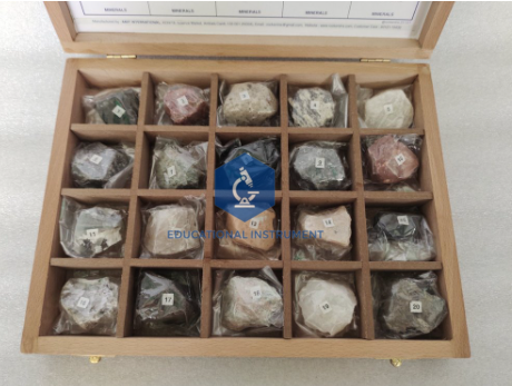 A COLLECTION OF ROCKS AND MINERALS CONSISTING OF 12 SAMPLES