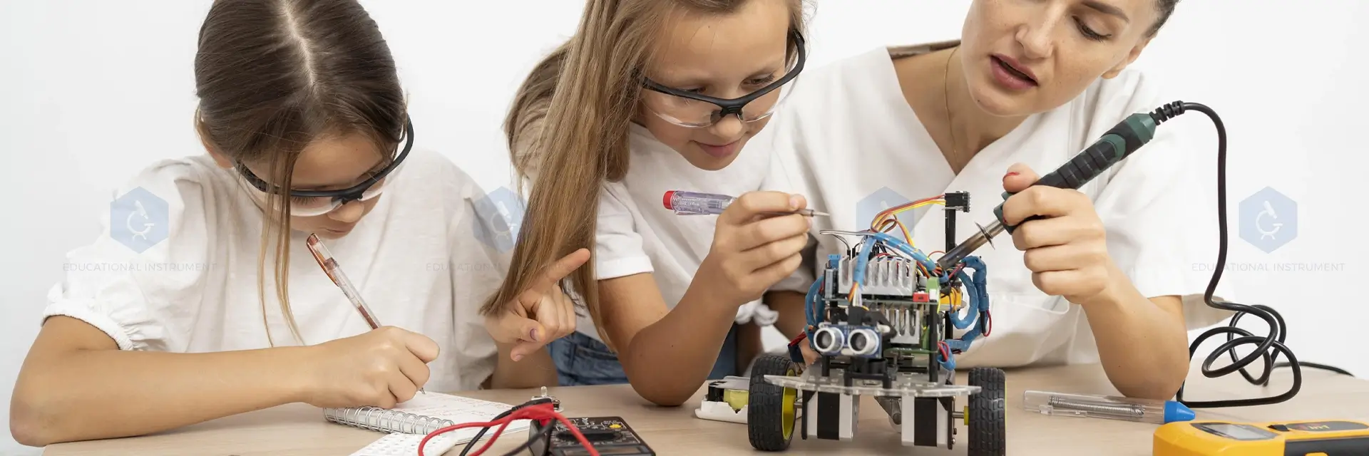 Physics Lab Equuipments Manufacturers